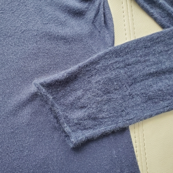 2/40$ Armani Jeans wool blue sweater - Picture 2 of 14